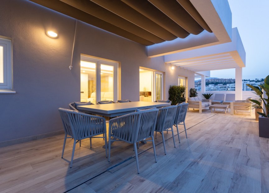 Resale - Apartment - Middle Floor Apartment - Marbella - Nueva Andalucia