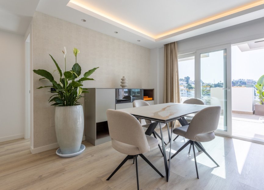 Resale - Apartment - Middle Floor Apartment - Marbella - Nueva Andalucia