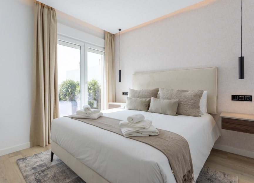 Resale - Apartment - Middle Floor Apartment - Marbella - Nueva Andalucia