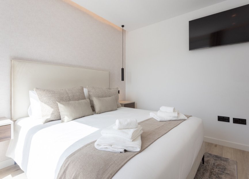 Resale - Apartment - Middle Floor Apartment - Marbella - Nueva Andalucia