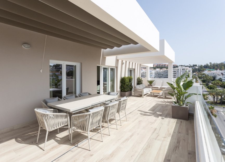 Resale - Apartment - Middle Floor Apartment - Marbella - Nueva Andalucia