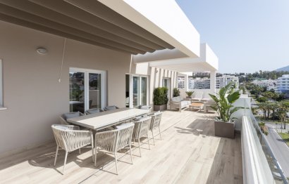 Resale - Apartment - Middle Floor Apartment - Marbella - Nueva Andalucia