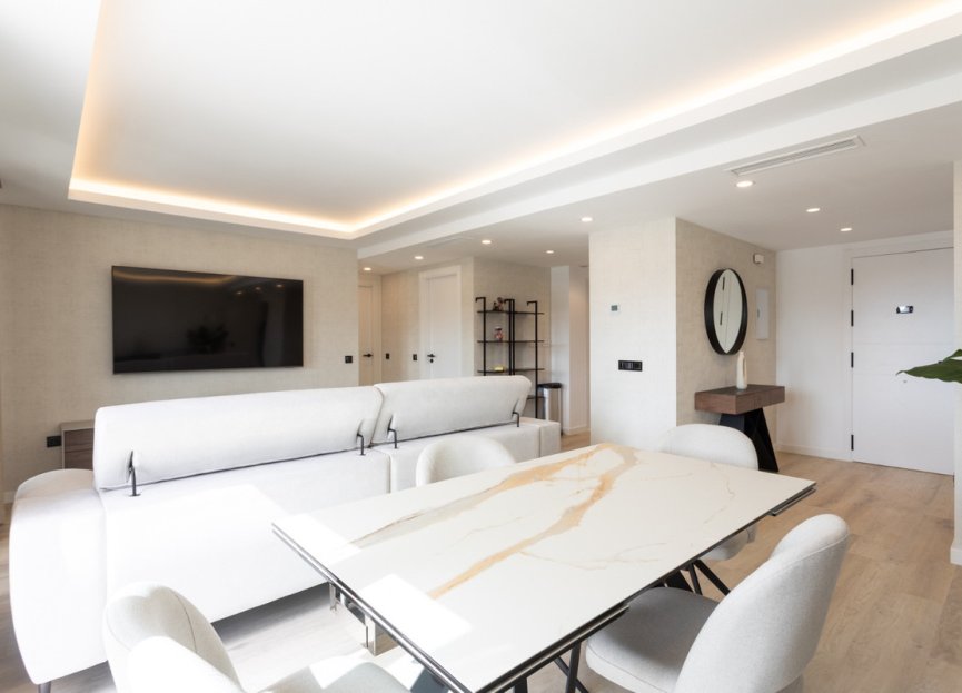 Resale - Apartment - Middle Floor Apartment - Marbella - Nueva Andalucia