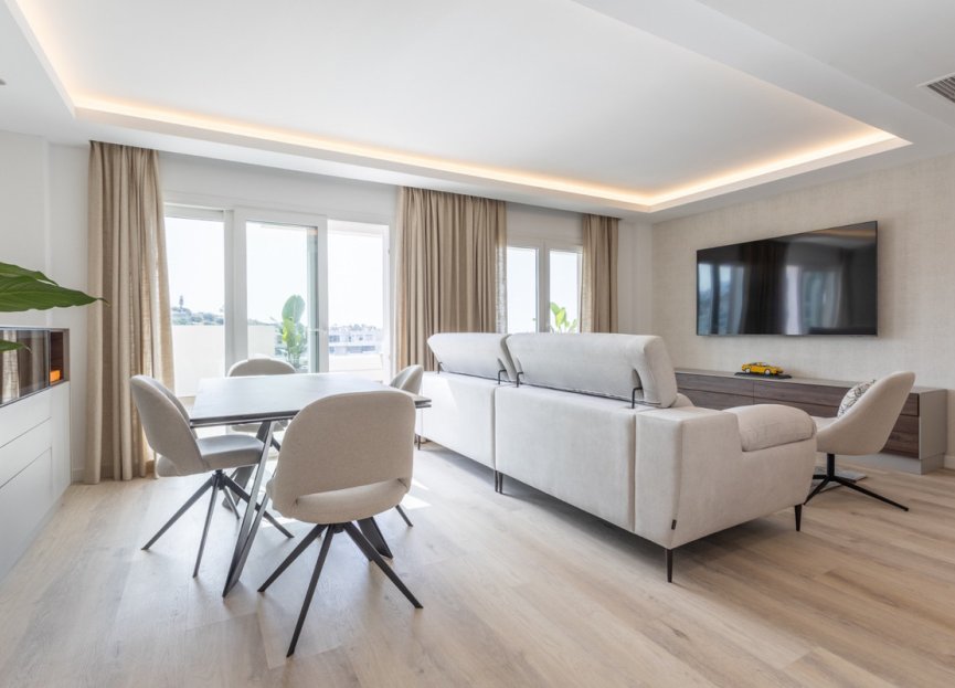 Resale - Apartment - Middle Floor Apartment - Marbella - Nueva Andalucia