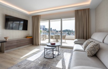 Resale - Apartment - Middle Floor Apartment - Marbella - Nueva Andalucia