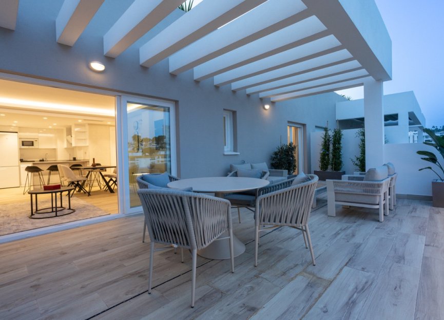 Resale - Apartment - Middle Floor Apartment - Marbella - Nueva Andalucia