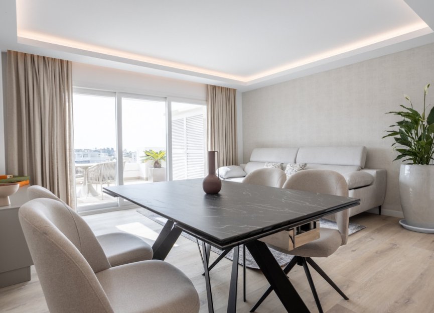 Resale - Apartment - Middle Floor Apartment - Marbella - Nueva Andalucia