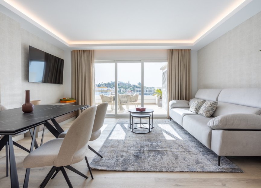 Resale - Apartment - Middle Floor Apartment - Marbella - Nueva Andalucia