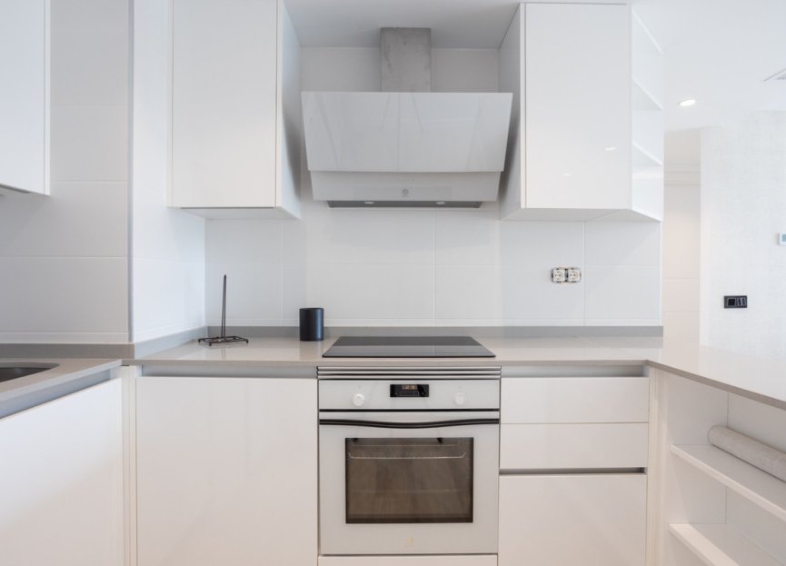 Resale - Apartment - Middle Floor Apartment - Marbella - Nueva Andalucia