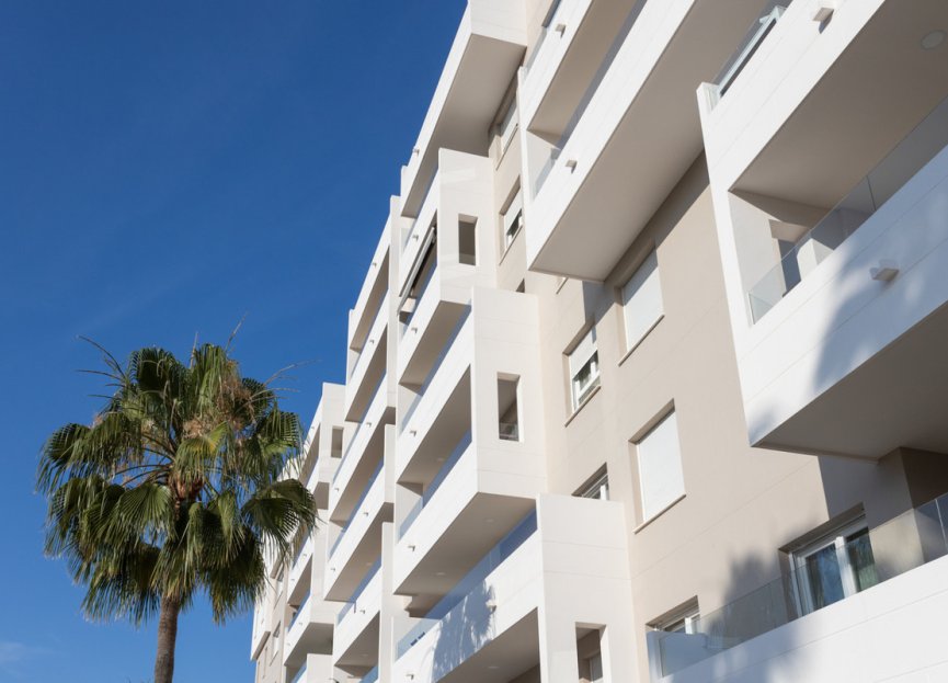 Resale - Apartment - Middle Floor Apartment - Marbella - Nueva Andalucia