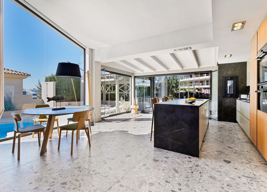 Resale - House - Detached Villa - Benalmádena - Benalmadena Centro