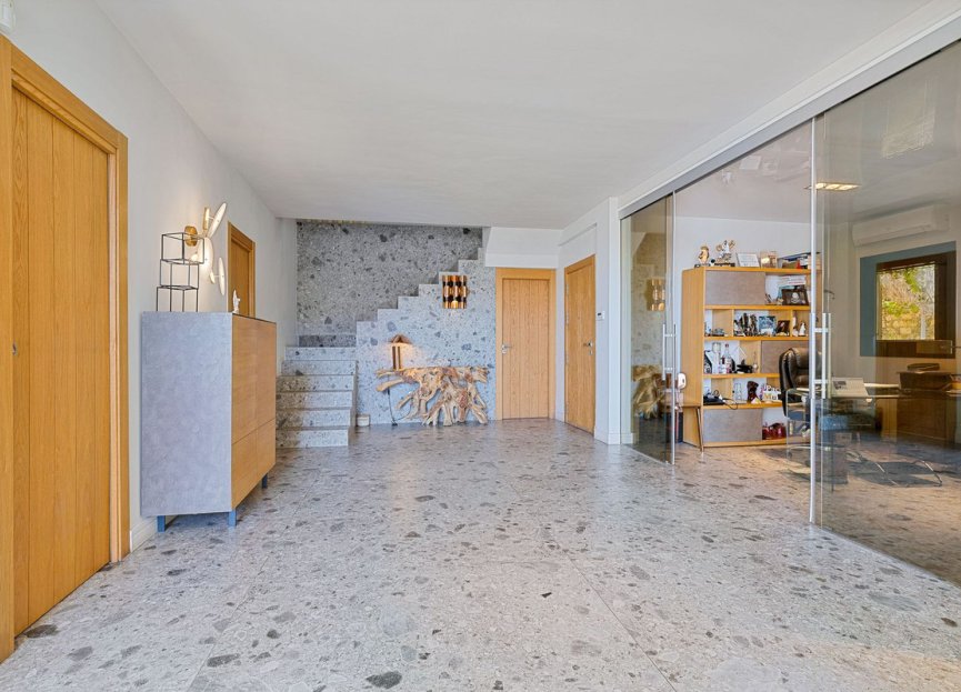 Resale - House - Detached Villa - Benalmádena - Benalmadena Centro