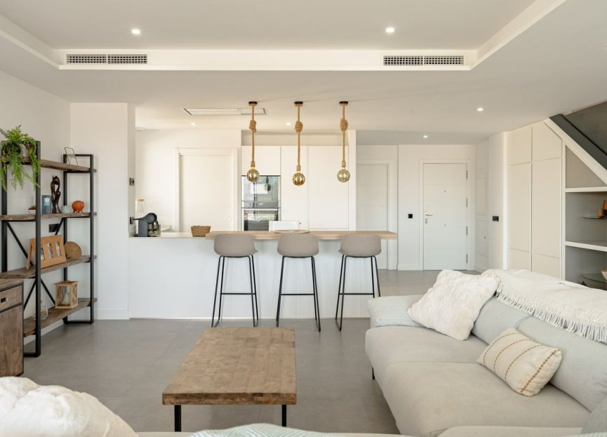 Resale - Apartment - Penthouse - Estepona - Estepona Centro