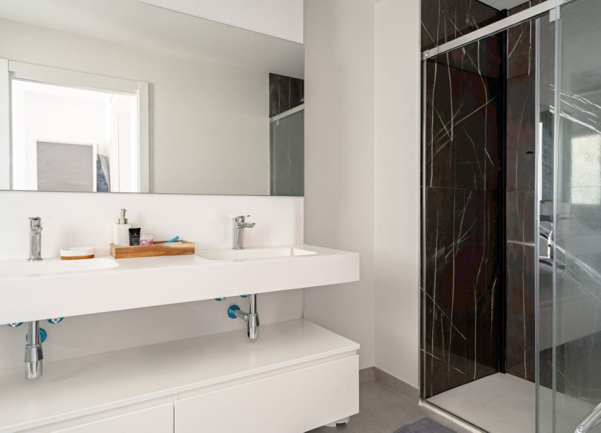 Resale - Apartment - Penthouse - Estepona - Estepona Centro