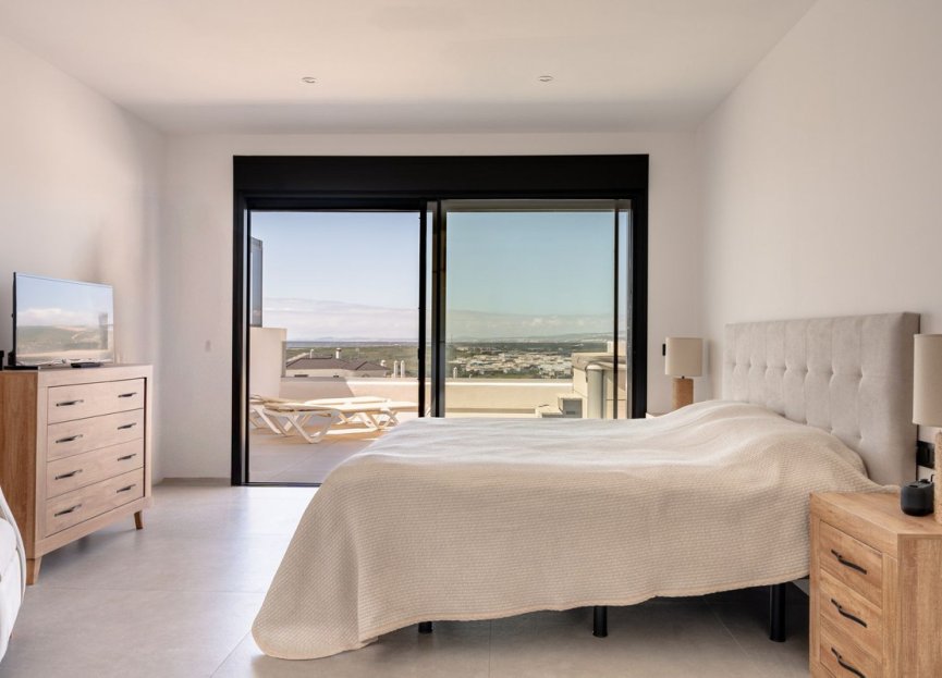 Resale - Apartment - Penthouse - Estepona - Estepona Centro