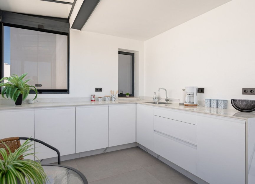 Resale - Apartment - Penthouse - Estepona - Estepona Centro