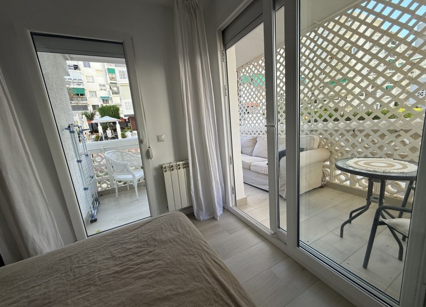 Resale - Apartment - Middle Floor Apartment - Estepona - Estepona Centro