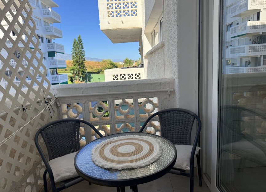 Resale - Apartment - Middle Floor Apartment - Estepona - Estepona Centro
