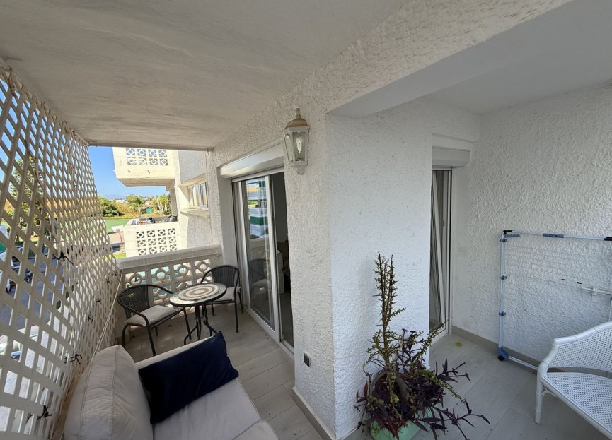 Resale - Apartment - Middle Floor Apartment - Estepona - Estepona Centro
