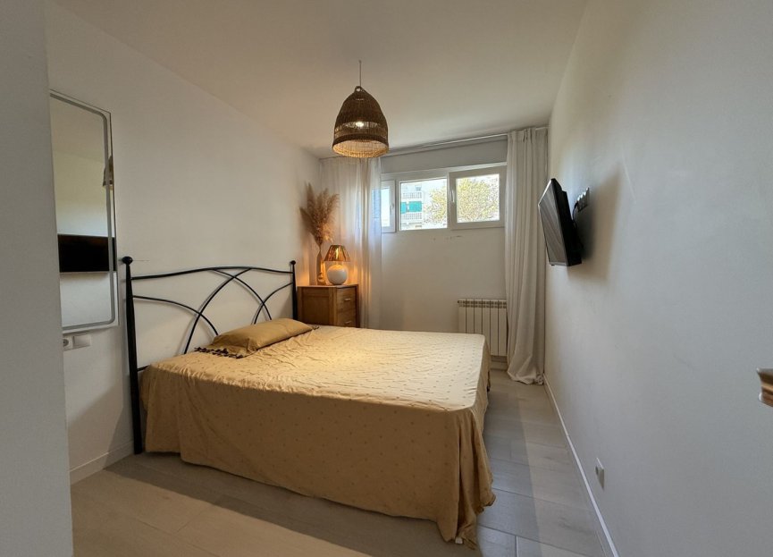 Resale - Apartment - Middle Floor Apartment - Estepona - Estepona Centro