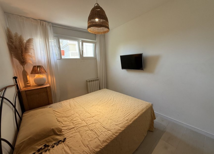 Resale - Apartment - Middle Floor Apartment - Estepona - Estepona Centro