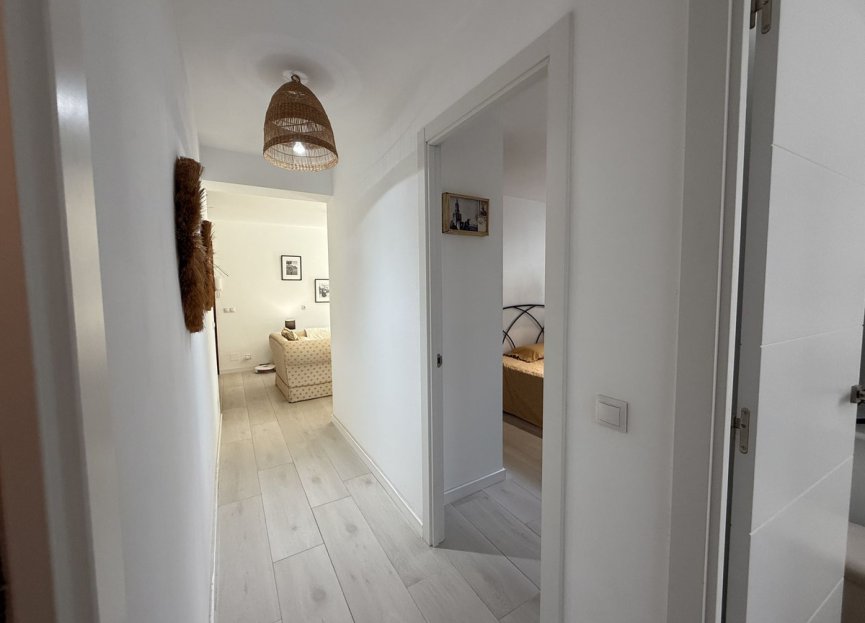 Resale - Apartment - Middle Floor Apartment - Estepona - Estepona Centro