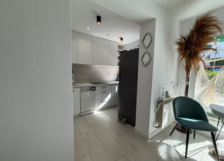 Resale - Apartment - Middle Floor Apartment - Estepona - Estepona Centro