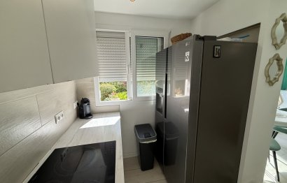 Resale - Apartment - Middle Floor Apartment - Estepona - Estepona Centro