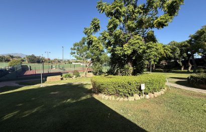 Resale - Apartment - Middle Floor Apartment - Estepona - Estepona Centro