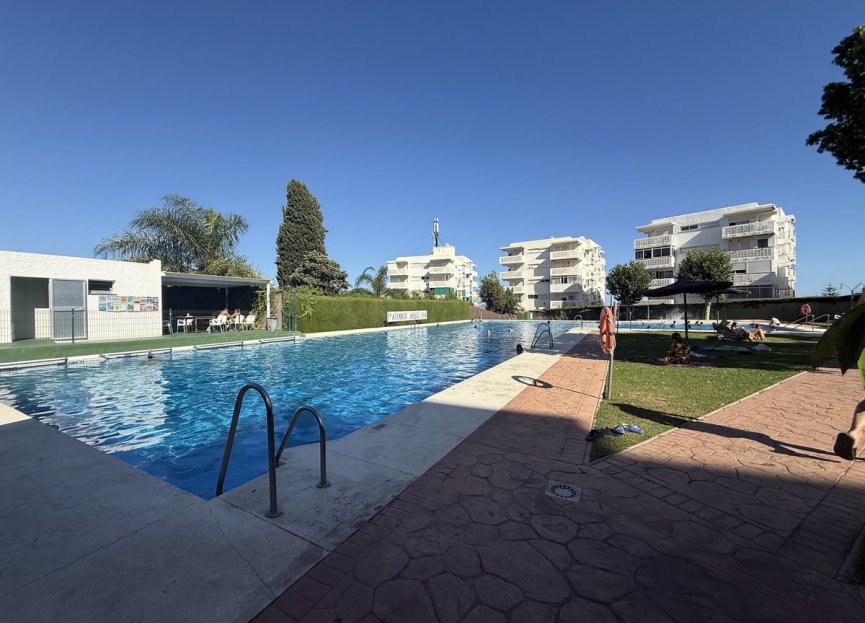 Resale - Apartment - Middle Floor Apartment - Estepona - Estepona Centro