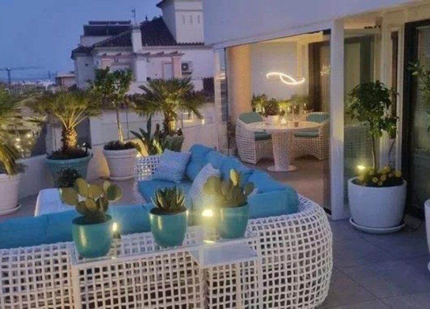 Resale - Apartment - Penthouse - Estepona - Estepona Centro