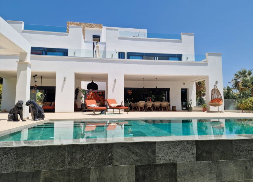 Resale - House - Detached Villa - Marbella - Marbella Centro