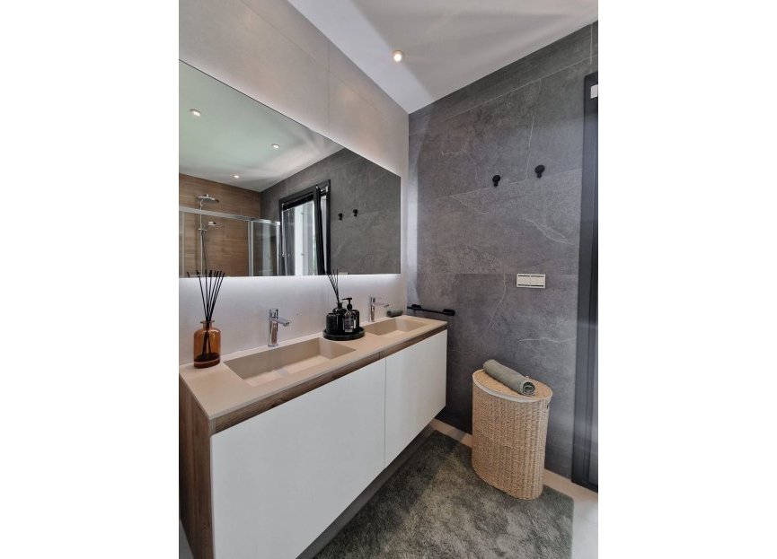 Resale - House - Detached Villa - Marbella - Marbella Centro