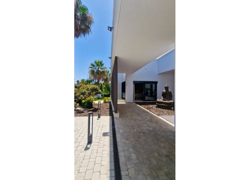 Resale - House - Detached Villa - Marbella - Marbella Centro