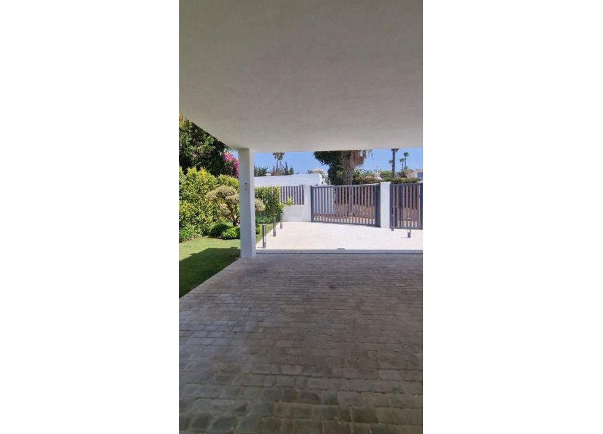 Resale - House - Detached Villa - Marbella - Marbella Centro