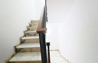 Resale - Apartment - Middle Floor Apartment - Estepona - Estepona Centro