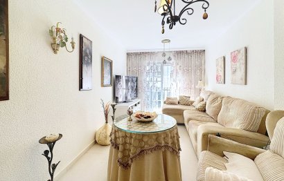 Resale - Apartment - Middle Floor Apartment - Estepona - Estepona Centro