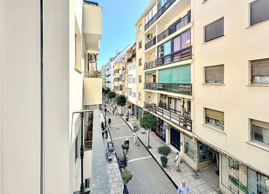 Resale - Apartment - Middle Floor Apartment - Estepona - Estepona Centro