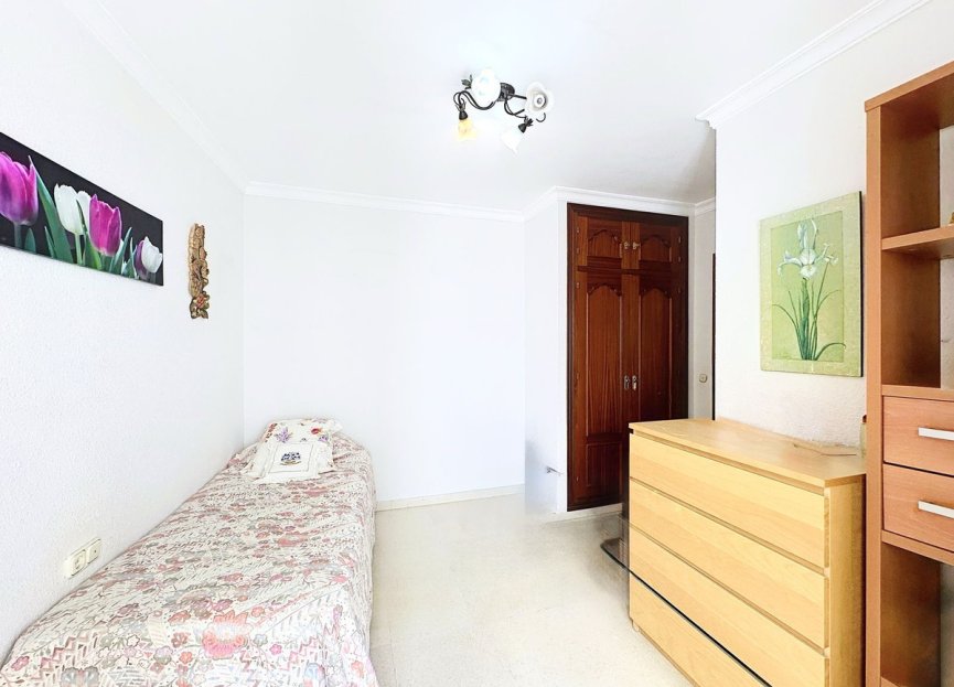 Resale - Apartment - Middle Floor Apartment - Estepona - Estepona Centro