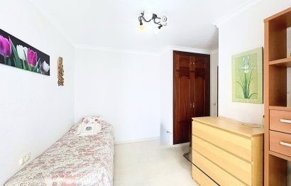 Resale - Apartment - Middle Floor Apartment - Estepona - Estepona Centro