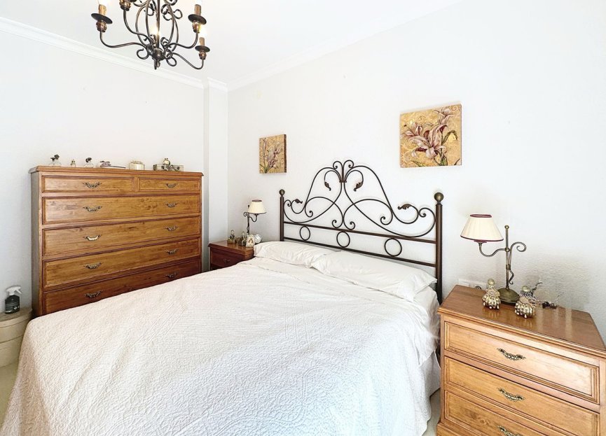 Resale - Apartment - Middle Floor Apartment - Estepona - Estepona Centro