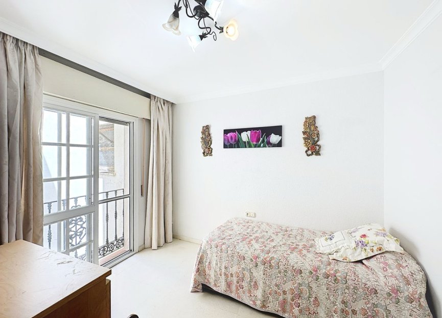 Resale - Apartment - Middle Floor Apartment - Estepona - Estepona Centro