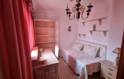 Resale - Apartment - Top Floor Apartment - Estepona - Estepona Centro