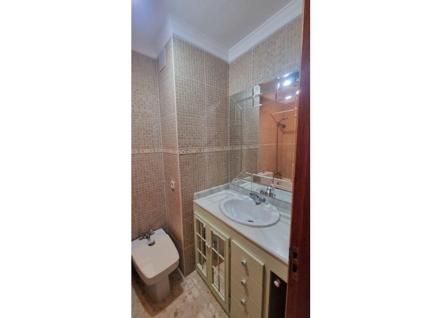 Resale - Apartment - Top Floor Apartment - Estepona - Estepona Centro