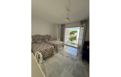 Resale - Apartment - Middle Floor Apartment - Marbella - Puerto Banús