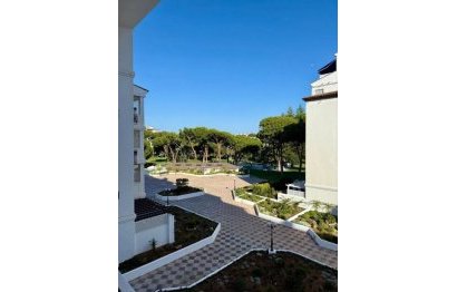 Resale - Apartment - Middle Floor Apartment - Marbella - Puerto Banús
