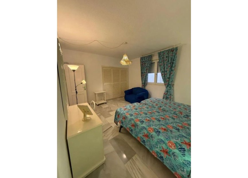 Resale - Apartment - Middle Floor Apartment - Marbella - Puerto Banús