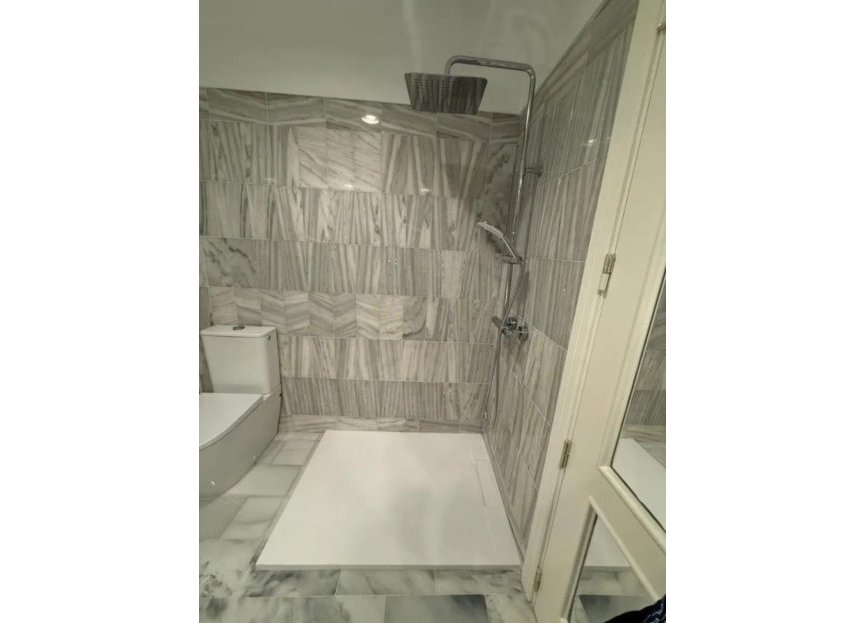 Resale - Apartment - Middle Floor Apartment - Marbella - Puerto Banús