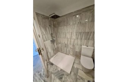 Resale - Apartment - Middle Floor Apartment - Marbella - Puerto Banús