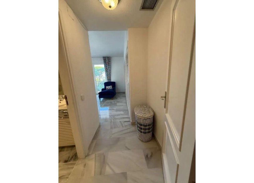 Resale - Apartment - Middle Floor Apartment - Marbella - Puerto Banús